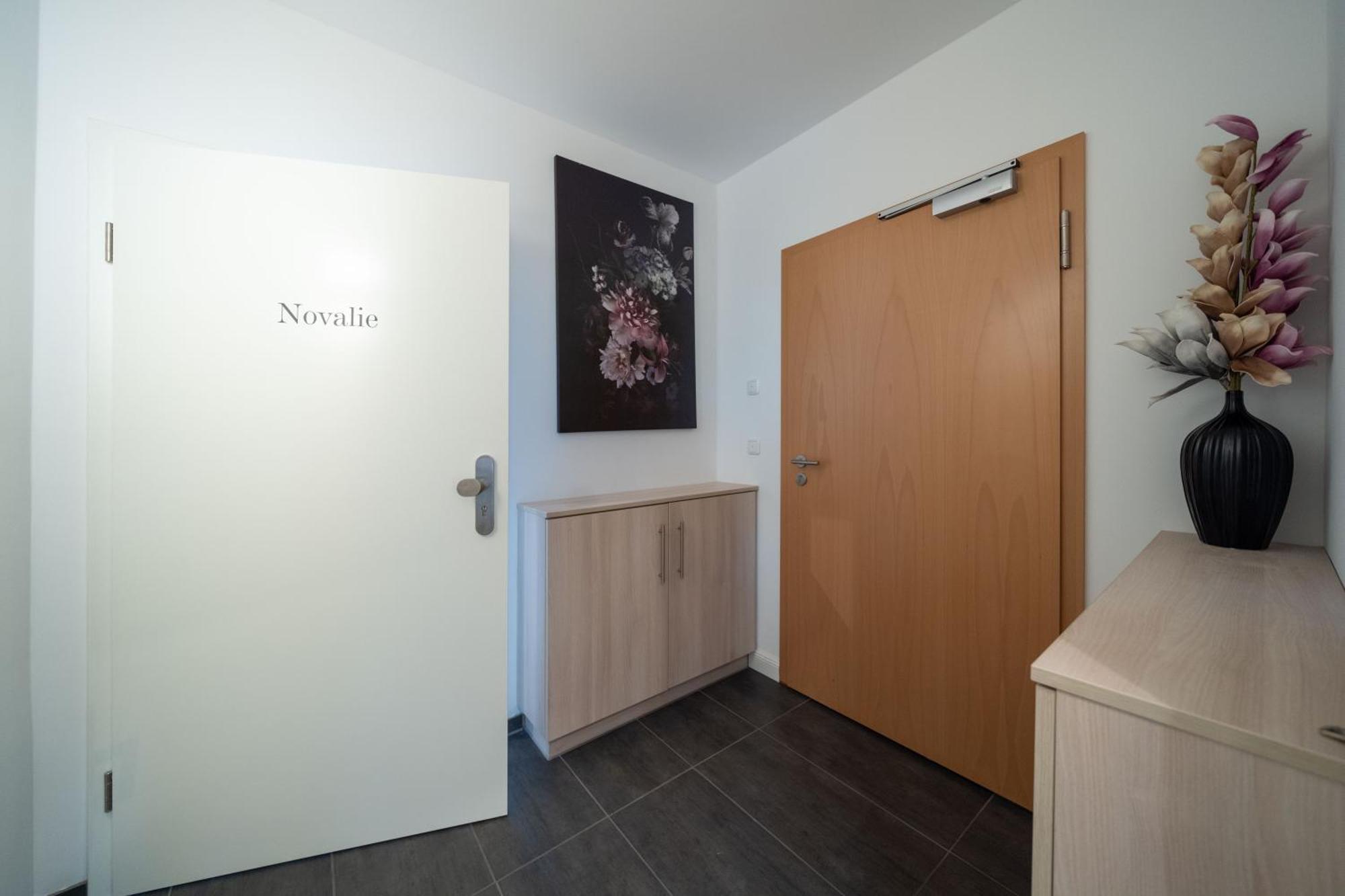 Appartement Moebliertes Wohnen - Novalie à Rostock Extérieur photo